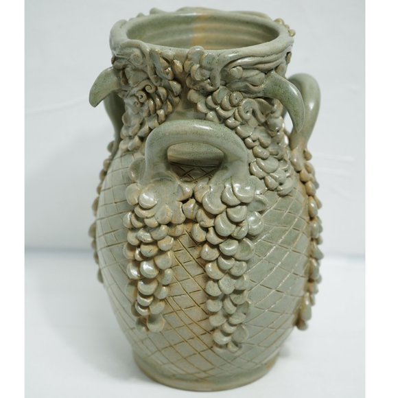 William Hunt Celadon Green Masquerade Bird Mask Stoneware Vase - Picture 4 of 9